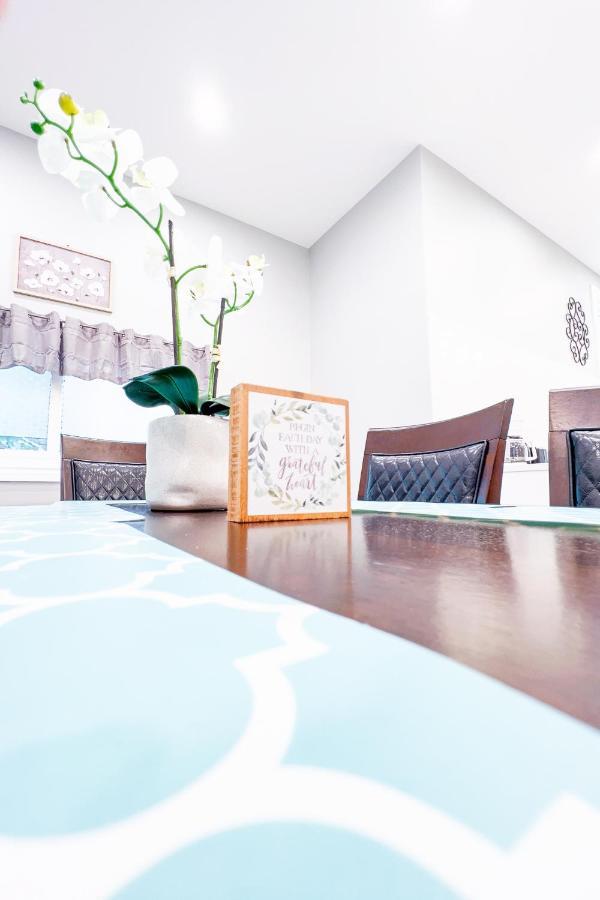 Perfect 6br Near & Attractions Niagara Falls